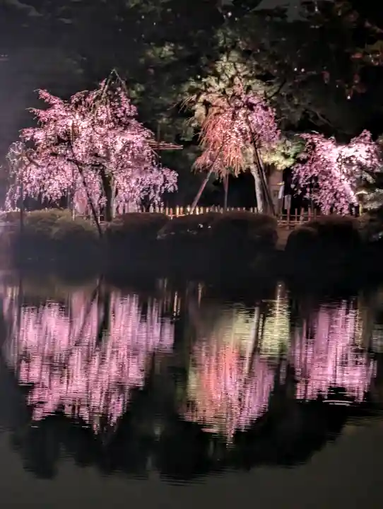平安神宮の{uncategorized: "未分類", other: "その他", undefined: "問題あり", building: "その他建物", grave: "お墓", sacred_gate: "鳥居", guardian: "狛犬", statue: "像", buddha: "仏像", history: "歴史", nature: "自然", garden: "庭園", animal: "動物", pagoda: "塔", temizu: "手水舎", mountain_gate: "山門・神門", sanctuary: "本殿・本堂", subordinate: "末社・摂社", art: "芸術", scenery: "景色", jizo: "地蔵", ema: "絵馬", goshuin: "御朱印", omikuji: "おみくじ", items: "授与品その他", amulet: "お守り", goshuincho: "御朱印帳", eats: "食事", festival: "お祭り", votive_dance: "神楽", shichigosan: "七五三参", wedding: "結婚式", experience: "体験その他", initially: "初詣", around: "周辺", anti_infection: "感染症対策"}
