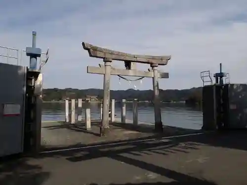 鳴無神社の鳥居