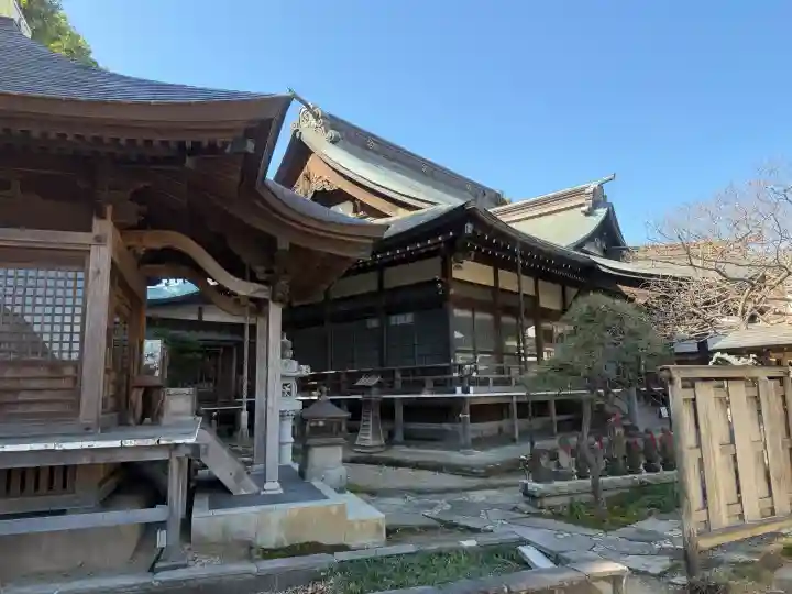 親縁寺の{uncategorized: "未分類", other: "その他", undefined: "問題あり", building: "その他建物", grave: "お墓", sacred_gate: "鳥居", guardian: "狛犬", statue: "像", buddha: "仏像", history: "歴史", nature: "自然", garden: "庭園", animal: "動物", pagoda: "塔", temizu: "手水舎", mountain_gate: "山門・神門", sanctuary: "本殿・本堂", subordinate: "末社・摂社", art: "芸術", scenery: "景色", jizo: "地蔵", ema: "絵馬", goshuin: "御朱印", omikuji: "おみくじ", items: "授与品その他", amulet: "お守り", goshuincho: "御朱印帳", eats: "食事", festival: "お祭り", votive_dance: "神楽", shichigosan: "七五三参", wedding: "結婚式", experience: "体験その他", initially: "初詣", around: "周辺", anti_infection: "感染症対策"}