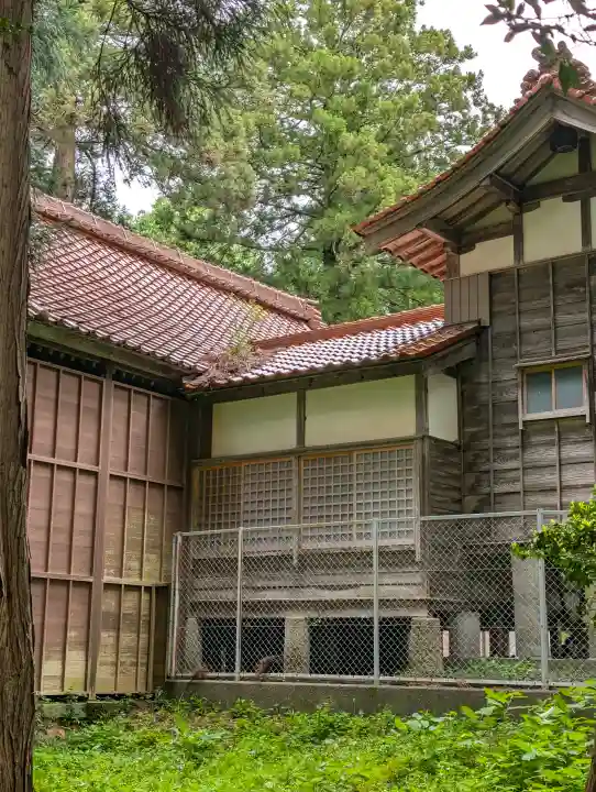 石部神社の{uncategorized: "未分類", other: "その他", undefined: "問題あり", building: "その他建物", grave: "お墓", sacred_gate: "鳥居", guardian: "狛犬", statue: "像", buddha: "仏像", history: "歴史", nature: "自然", garden: "庭園", animal: "動物", pagoda: "塔", temizu: "手水舎", mountain_gate: "山門・神門", sanctuary: "本殿・本堂", subordinate: "末社・摂社", art: "芸術", scenery: "景色", jizo: "地蔵", ema: "絵馬", goshuin: "御朱印", omikuji: "おみくじ", items: "授与品その他", amulet: "お守り", goshuincho: "御朱印帳", eats: "食事", festival: "お祭り", votive_dance: "神楽", shichigosan: "七五三参", wedding: "結婚式", experience: "体験その他", initially: "初詣", around: "周辺", anti_infection: "感染症対策"}