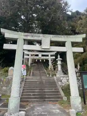 佐香神社の{uncategorized: "未分類", other: "その他", undefined: "問題あり", building: "その他建物", grave: "お墓", sacred_gate: "鳥居", guardian: "狛犬", statue: "像", buddha: "仏像", history: "歴史", nature: "自然", garden: "庭園", animal: "動物", pagoda: "塔", temizu: "手水舎", mountain_gate: "山門・神門", sanctuary: "本殿・本堂", subordinate: "末社・摂社", art: "芸術", scenery: "景色", jizo: "地蔵", ema: "絵馬", goshuin: "御朱印", omikuji: "おみくじ", items: "授与品その他", amulet: "お守り", goshuincho: "御朱印帳", eats: "食事", festival: "お祭り", votive_dance: "神楽", shichigosan: "七五三参", wedding: "結婚式", experience: "体験その他", initially: "初詣", around: "周辺", anti_infection: "感染症対策"}