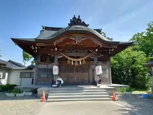 諏訪神社の本殿・本堂
