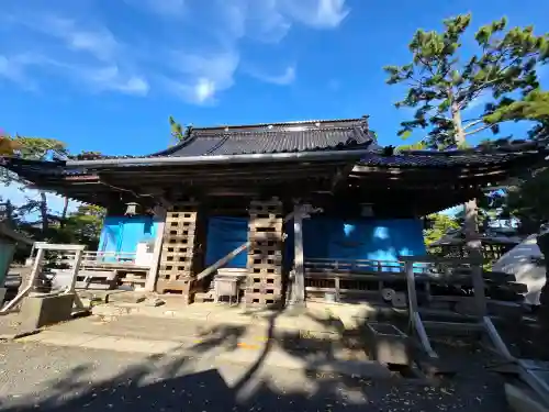 重蔵神社の{uncategorized: "未分類", other: "その他", undefined: "問題あり", building: "その他建物", grave: "お墓", sacred_gate: "鳥居", guardian: "狛犬", statue: "像", buddha: "仏像", history: "歴史", nature: "自然", garden: "庭園", animal: "動物", pagoda: "塔", temizu: "手水舎", mountain_gate: "山門・神門", sanctuary: "本殿・本堂", subordinate: "末社・摂社", art: "芸術", scenery: "景色", jizo: "地蔵", ema: "絵馬", goshuin: "御朱印", omikuji: "おみくじ", items: "授与品その他", amulet: "お守り", goshuincho: "御朱印帳", eats: "食事", festival: "お祭り", votive_dance: "神楽", shichigosan: "七五三参", wedding: "結婚式", experience: "体験その他", initially: "初詣", around: "周辺", anti_infection: "感染症対策"}