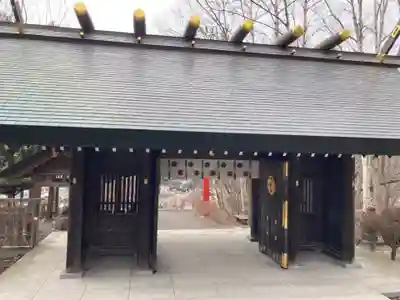 本輪西八幡神社の山門・神門