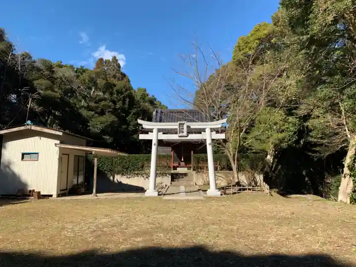 地神社の鳥居