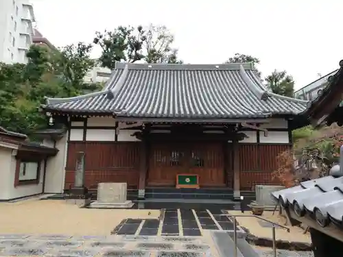 寳塔寺の本殿・本堂