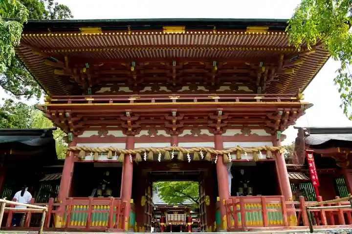 志波彦神社・鹽竈神社の山門・神門