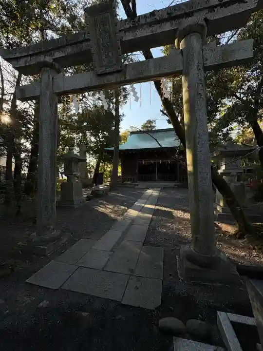 大井神社の{uncategorized: "未分類", other: "その他", undefined: "問題あり", building: "その他建物", grave: "お墓", sacred_gate: "鳥居", guardian: "狛犬", statue: "像", buddha: "仏像", history: "歴史", nature: "自然", garden: "庭園", animal: "動物", pagoda: "塔", temizu: "手水舎", mountain_gate: "山門・神門", sanctuary: "本殿・本堂", subordinate: "末社・摂社", art: "芸術", scenery: "景色", jizo: "地蔵", ema: "絵馬", goshuin: "御朱印", omikuji: "おみくじ", items: "授与品その他", amulet: "お守り", goshuincho: "御朱印帳", eats: "食事", festival: "お祭り", votive_dance: "神楽", shichigosan: "七五三参", wedding: "結婚式", experience: "体験その他", initially: "初詣", around: "周辺", anti_infection: "感染症対策"}