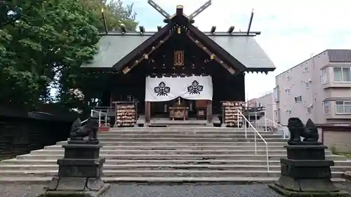札幌諏訪神社の本殿・本堂