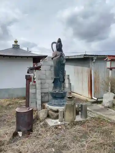 誠光寺の{uncategorized: "未分類", other: "その他", undefined: "問題あり", building: "その他建物", grave: "お墓", sacred_gate: "鳥居", guardian: "狛犬", statue: "像", buddha: "仏像", history: "歴史", nature: "自然", garden: "庭園", animal: "動物", pagoda: "塔", temizu: "手水舎", mountain_gate: "山門・神門", sanctuary: "本殿・本堂", subordinate: "末社・摂社", art: "芸術", scenery: "景色", jizo: "地蔵", ema: "絵馬", goshuin: "御朱印", omikuji: "おみくじ", items: "授与品その他", amulet: "お守り", goshuincho: "御朱印帳", eats: "食事", festival: "お祭り", votive_dance: "神楽", shichigosan: "七五三参", wedding: "結婚式", experience: "体験その他", initially: "初詣", around: "周辺", anti_infection: "感染症対策"}