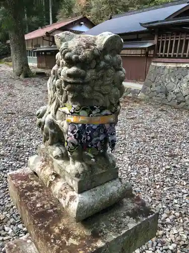 皆瀬神社の狛犬