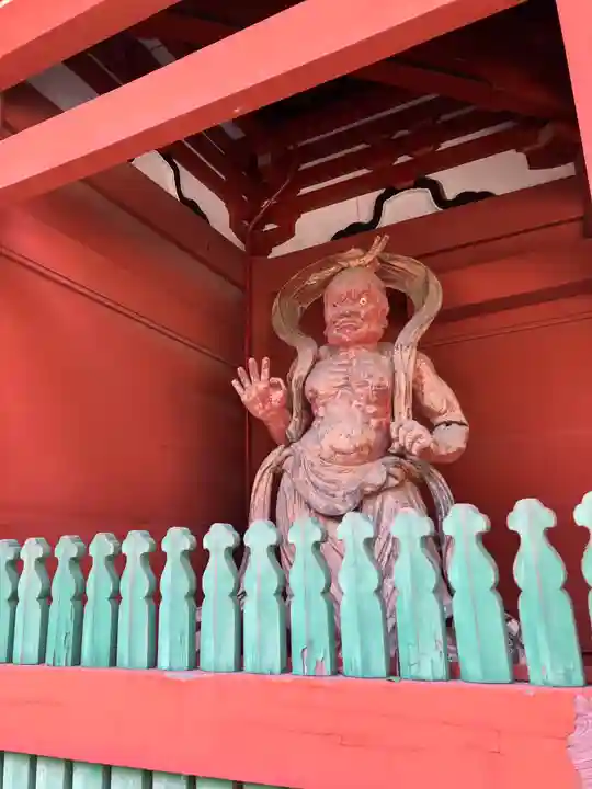 岩舟山高勝寺の像