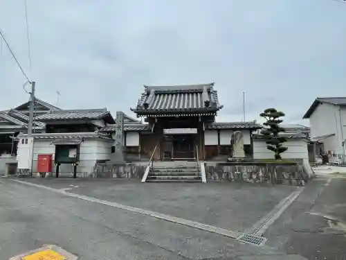 栄林寺の{uncategorized: "未分類", other: "その他", undefined: "問題あり", building: "その他建物", grave: "お墓", sacred_gate: "鳥居", guardian: "狛犬", statue: "像", buddha: "仏像", history: "歴史", nature: "自然", garden: "庭園", animal: "動物", pagoda: "塔", temizu: "手水舎", mountain_gate: "山門・神門", sanctuary: "本殿・本堂", subordinate: "末社・摂社", art: "芸術", scenery: "景色", jizo: "地蔵", ema: "絵馬", goshuin: "御朱印", omikuji: "おみくじ", items: "授与品その他", amulet: "お守り", goshuincho: "御朱印帳", eats: "食事", festival: "お祭り", votive_dance: "神楽", shichigosan: "七五三参", wedding: "結婚式", experience: "体験その他", initially: "初詣", around: "周辺", anti_infection: "感染症対策"}