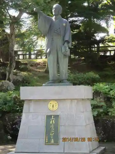 上杉神社の像