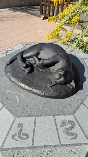 駒込妙義神社の像