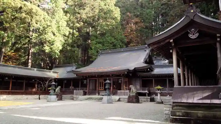 飛驒一宮水無神社の本殿・本堂