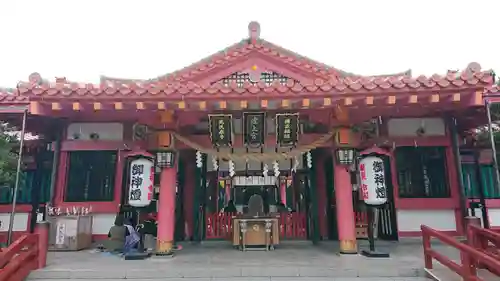 波上宮の本殿・本堂