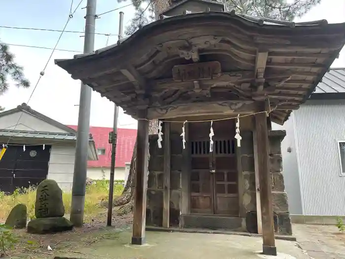 網一色 八幡神社の本殿