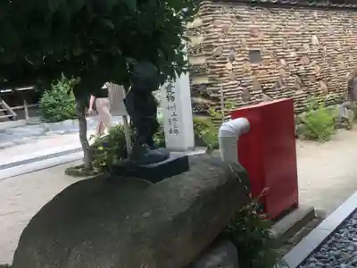 注連縣稲荷神社の手水舎