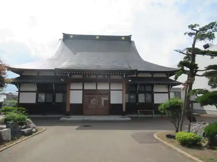 正教寺の本殿・本堂