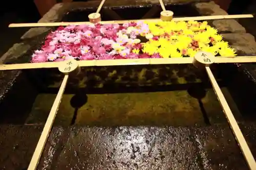 土津神社｜こどもと出世の神さまの手水舎