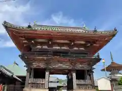 酒見寺の山門