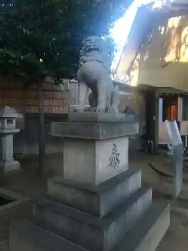 中目黒八幡神社の狛犬