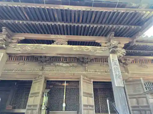 斑鳩寺の本殿・本堂