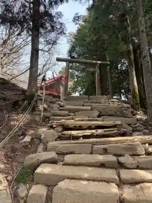 大山阿夫利神社本社の{uncategorized: "未分類", other: "その他", undefined: "問題あり", building: "その他建物", grave: "お墓", sacred_gate: "鳥居", guardian: "狛犬", statue: "像", buddha: "仏像", history: "歴史", nature: "自然", garden: "庭園", animal: "動物", pagoda: "塔", temizu: "手水舎", mountain_gate: "山門・神門", sanctuary: "本殿・本堂", subordinate: "末社・摂社", art: "芸術", scenery: "景色", jizo: "地蔵", ema: "絵馬", goshuin: "御朱印", omikuji: "おみくじ", items: "授与品その他", amulet: "お守り", goshuincho: "御朱印帳", eats: "食事", festival: "お祭り", votive_dance: "神楽", shichigosan: "七五三参", wedding: "結婚式", experience: "体験その他", initially: "初詣", around: "周辺", anti_infection: "感染症対策"}