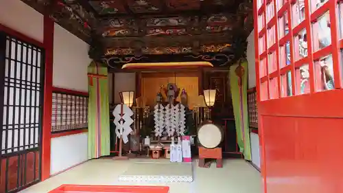 冠稲荷神社の本殿