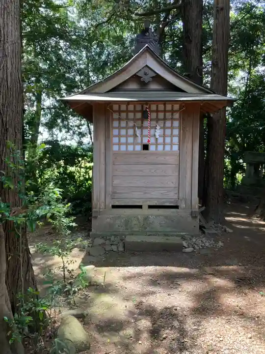 三日月神社の{uncategorized: "未分類", other: "その他", undefined: "問題あり", building: "その他建物", grave: "お墓", sacred_gate: "鳥居", guardian: "狛犬", statue: "像", buddha: "仏像", history: "歴史", nature: "自然", garden: "庭園", animal: "動物", pagoda: "塔", temizu: "手水舎", mountain_gate: "山門・神門", sanctuary: "本殿・本堂", subordinate: "末社・摂社", art: "芸術", scenery: "景色", jizo: "地蔵", ema: "絵馬", goshuin: "御朱印", omikuji: "おみくじ", items: "授与品その他", amulet: "お守り", goshuincho: "御朱印帳", eats: "食事", festival: "お祭り", votive_dance: "神楽", shichigosan: "七五三参", wedding: "結婚式", experience: "体験その他", initially: "初詣", around: "周辺", anti_infection: "感染症対策"}