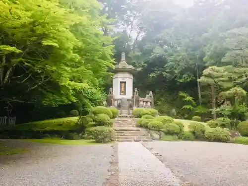 久遠寺の建物その他