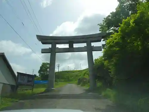 男成神社の鳥居