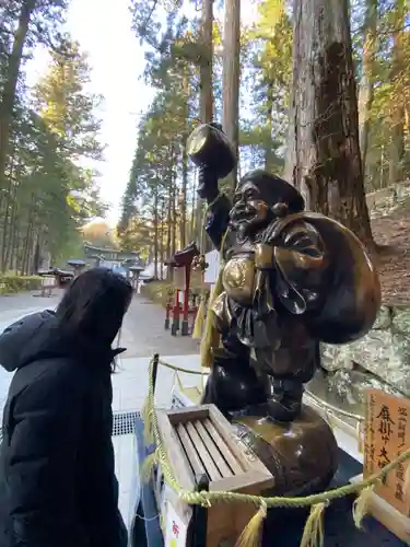 日光二荒山神社の像