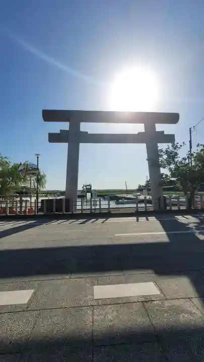 息栖神社の{uncategorized: "未分類", other: "その他", undefined: "問題あり", building: "その他建物", grave: "お墓", sacred_gate: "鳥居", guardian: "狛犬", statue: "像", buddha: "仏像", history: "歴史", nature: "自然", garden: "庭園", animal: "動物", pagoda: "塔", temizu: "手水舎", mountain_gate: "山門・神門", sanctuary: "本殿・本堂", subordinate: "末社・摂社", art: "芸術", scenery: "景色", jizo: "地蔵", ema: "絵馬", goshuin: "御朱印", omikuji: "おみくじ", items: "授与品その他", amulet: "お守り", goshuincho: "御朱印帳", eats: "食事", festival: "お祭り", votive_dance: "神楽", shichigosan: "七五三参", wedding: "結婚式", experience: "体験その他", initially: "初詣", around: "周辺", anti_infection: "感染症対策"}