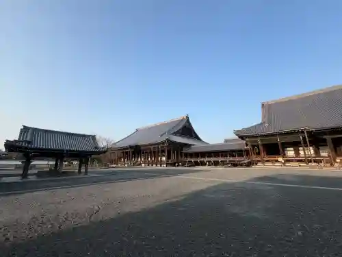 本願寺（西本願寺）の{uncategorized: "未分類", other: "その他", undefined: "問題あり", building: "その他建物", grave: "お墓", sacred_gate: "鳥居", guardian: "狛犬", statue: "像", buddha: "仏像", history: "歴史", nature: "自然", garden: "庭園", animal: "動物", pagoda: "塔", temizu: "手水舎", mountain_gate: "山門・神門", sanctuary: "本殿・本堂", subordinate: "末社・摂社", art: "芸術", scenery: "景色", jizo: "地蔵", ema: "絵馬", goshuin: "御朱印", omikuji: "おみくじ", items: "授与品その他", amulet: "お守り", goshuincho: "御朱印帳", eats: "食事", festival: "お祭り", votive_dance: "神楽", shichigosan: "七五三参", wedding: "結婚式", experience: "体験その他", initially: "初詣", around: "周辺", anti_infection: "感染症対策"}