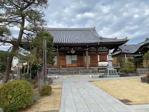 最勝寺の本殿・本堂