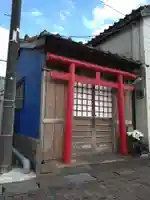 末廣稲荷の鳥居