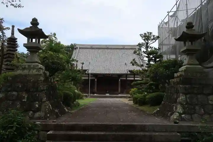 花井寺の本殿・本堂