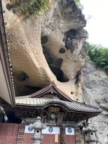 大谷寺の本殿・本堂