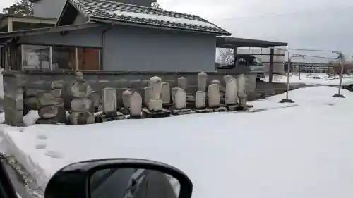 願成寺の{uncategorized: "未分類", other: "その他", undefined: "問題あり", building: "その他建物", grave: "お墓", sacred_gate: "鳥居", guardian: "狛犬", statue: "像", buddha: "仏像", history: "歴史", nature: "自然", garden: "庭園", animal: "動物", pagoda: "塔", temizu: "手水舎", mountain_gate: "山門・神門", sanctuary: "本殿・本堂", subordinate: "末社・摂社", art: "芸術", scenery: "景色", jizo: "地蔵", ema: "絵馬", goshuin: "御朱印", omikuji: "おみくじ", items: "授与品その他", amulet: "お守り", goshuincho: "御朱印帳", eats: "食事", festival: "お祭り", votive_dance: "神楽", shichigosan: "七五三参", wedding: "結婚式", experience: "体験その他", initially: "初詣", around: "周辺", anti_infection: "感染症対策"}