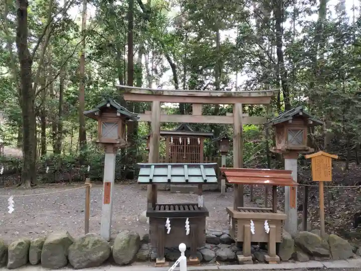 祓戸神社(大神神社摂社)の{uncategorized: "未分類", other: "その他", undefined: "問題あり", building: "その他建物", grave: "お墓", sacred_gate: "鳥居", guardian: "狛犬", statue: "像", buddha: "仏像", history: "歴史", nature: "自然", garden: "庭園", animal: "動物", pagoda: "塔", temizu: "手水舎", mountain_gate: "山門・神門", sanctuary: "本殿・本堂", subordinate: "末社・摂社", art: "芸術", scenery: "景色", jizo: "地蔵", ema: "絵馬", goshuin: "御朱印", omikuji: "おみくじ", items: "授与品その他", amulet: "お守り", goshuincho: "御朱印帳", eats: "食事", festival: "お祭り", votive_dance: "神楽", shichigosan: "七五三参", wedding: "結婚式", experience: "体験その他", initially: "初詣", around: "周辺", anti_infection: "感染症対策"}