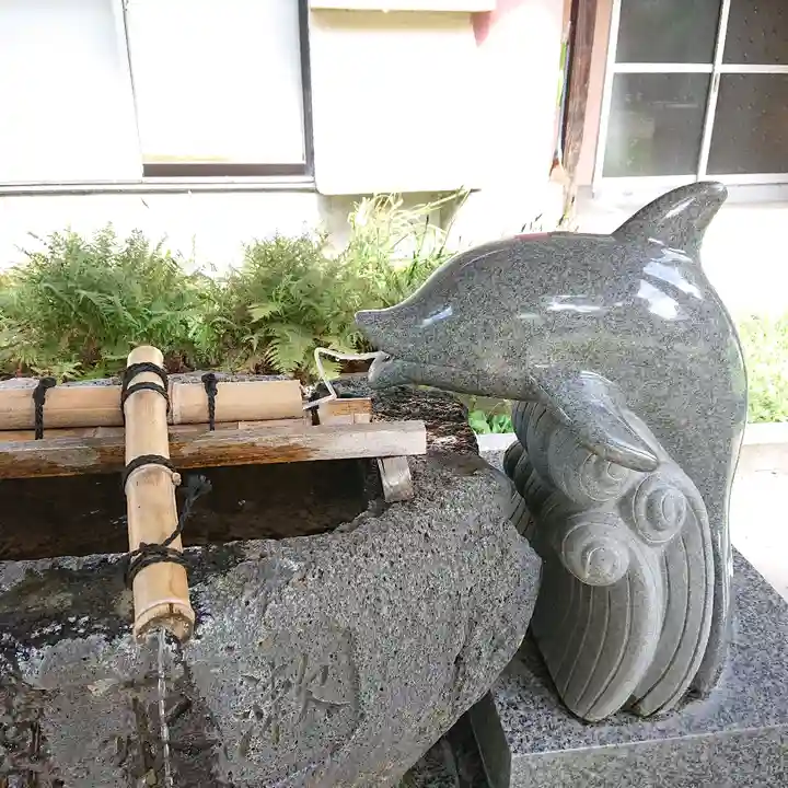 諏訪神社の手水舎