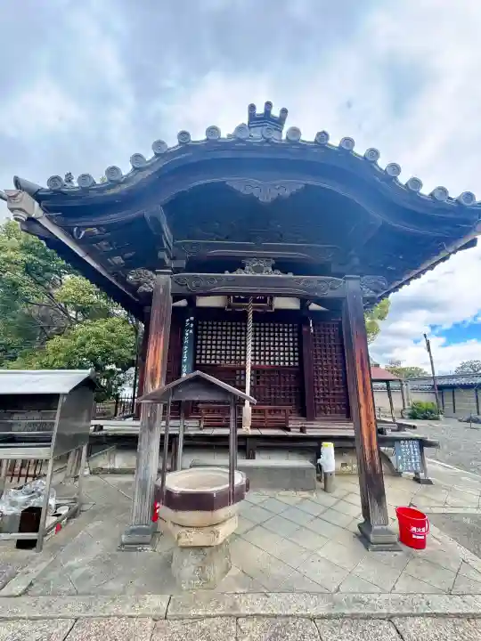 東寺(教王護国寺)の{uncategorized: "未分類", other: "その他", undefined: "問題あり", building: "その他建物", grave: "お墓", sacred_gate: "鳥居", guardian: "狛犬", statue: "像", buddha: "仏像", history: "歴史", nature: "自然", garden: "庭園", animal: "動物", pagoda: "塔", temizu: "手水舎", mountain_gate: "山門・神門", sanctuary: "本殿・本堂", subordinate: "末社・摂社", art: "芸術", scenery: "景色", jizo: "地蔵", ema: "絵馬", goshuin: "御朱印", omikuji: "おみくじ", items: "授与品その他", amulet: "お守り", goshuincho: "御朱印帳", eats: "食事", festival: "お祭り", votive_dance: "神楽", shichigosan: "七五三参", wedding: "結婚式", experience: "体験その他", initially: "初詣", around: "周辺", anti_infection: "感染症対策"}