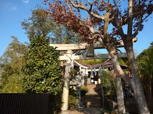 横浜御嶽神社の鳥居