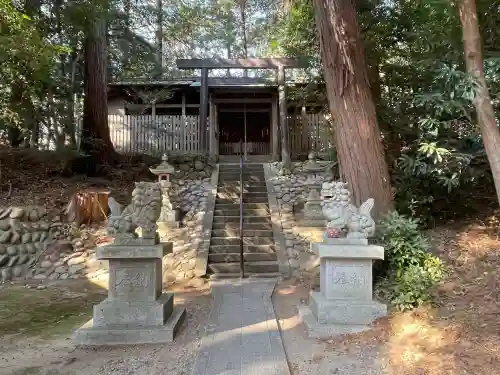 須加神社の{uncategorized: "未分類", other: "その他", undefined: "問題あり", building: "その他建物", grave: "お墓", sacred_gate: "鳥居", guardian: "狛犬", statue: "像", buddha: "仏像", history: "歴史", nature: "自然", garden: "庭園", animal: "動物", pagoda: "塔", temizu: "手水舎", mountain_gate: "山門・神門", sanctuary: "本殿・本堂", subordinate: "末社・摂社", art: "芸術", scenery: "景色", jizo: "地蔵", ema: "絵馬", goshuin: "御朱印", omikuji: "おみくじ", items: "授与品その他", amulet: "お守り", goshuincho: "御朱印帳", eats: "食事", festival: "お祭り", votive_dance: "神楽", shichigosan: "七五三参", wedding: "結婚式", experience: "体験その他", initially: "初詣", around: "周辺", anti_infection: "感染症対策"}