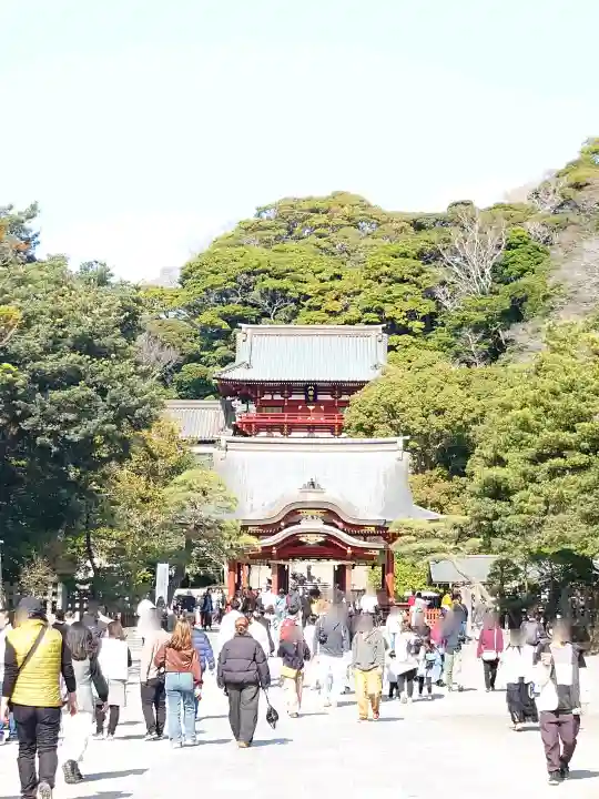 鶴岡八幡宮の{uncategorized: "未分類", other: "その他", undefined: "問題あり", building: "その他建物", grave: "お墓", sacred_gate: "鳥居", guardian: "狛犬", statue: "像", buddha: "仏像", history: "歴史", nature: "自然", garden: "庭園", animal: "動物", pagoda: "塔", temizu: "手水舎", mountain_gate: "山門・神門", sanctuary: "本殿・本堂", subordinate: "末社・摂社", art: "芸術", scenery: "景色", jizo: "地蔵", ema: "絵馬", goshuin: "御朱印", omikuji: "おみくじ", items: "授与品その他", amulet: "お守り", goshuincho: "御朱印帳", eats: "食事", festival: "お祭り", votive_dance: "神楽", shichigosan: "七五三参", wedding: "結婚式", experience: "体験その他", initially: "初詣", around: "周辺", anti_infection: "感染症対策"}