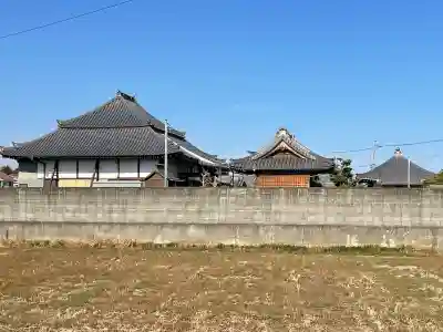 浄泉寺の{uncategorized: "未分類", other: "その他", undefined: "問題あり", building: "その他建物", grave: "お墓", sacred_gate: "鳥居", guardian: "狛犬", statue: "像", buddha: "仏像", history: "歴史", nature: "自然", garden: "庭園", animal: "動物", pagoda: "塔", temizu: "手水舎", mountain_gate: "山門・神門", sanctuary: "本殿・本堂", subordinate: "末社・摂社", art: "芸術", scenery: "景色", jizo: "地蔵", ema: "絵馬", goshuin: "御朱印", omikuji: "おみくじ", items: "授与品その他", amulet: "お守り", goshuincho: "御朱印帳", eats: "食事", festival: "お祭り", votive_dance: "神楽", shichigosan: "七五三参", wedding: "結婚式", experience: "体験その他", initially: "初詣", around: "周辺", anti_infection: "感染症対策"}
