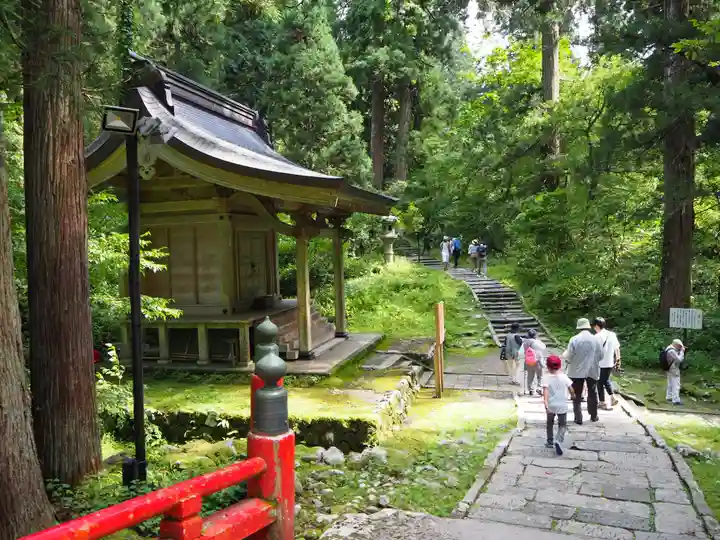 出羽神社(出羽三山神社)~三神合祭殿~のその他建物