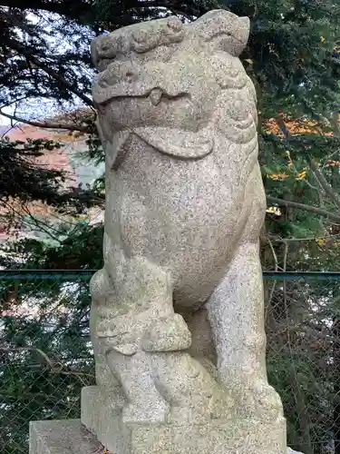 新倉富士浅間神社の狛犬